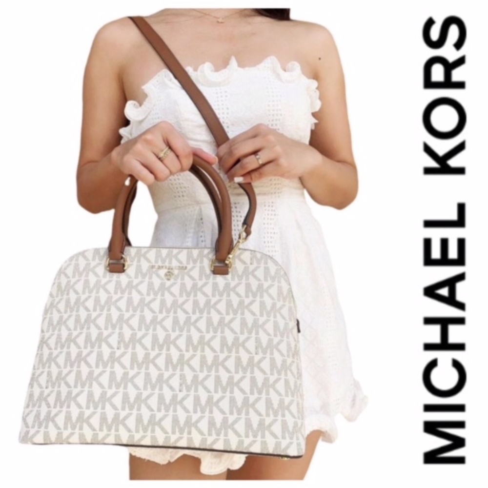 NWT MICHAEL KORS CINDY LG DOME SIGNATURE LOGO VANILLA LEATHER SATCHEL BAG - Picture 2 of 15